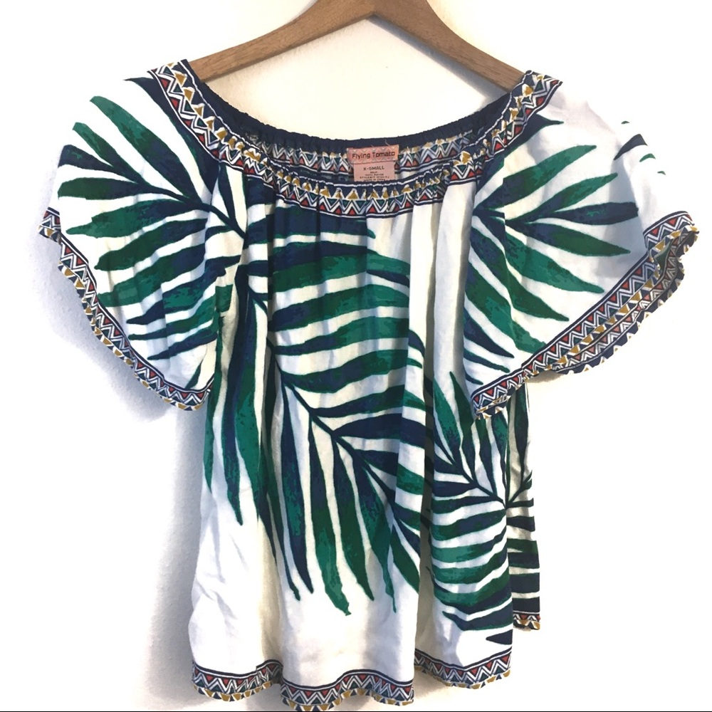 3/$15 Flying Tomato Palm Print Top